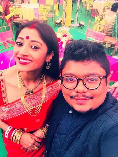 paoli_d's tweet photo. These pictures perfectly sum up how I’ve had you beside me in all seasons and phases of life like a true friend! Wish you every happiness your heart can hold. Here’s to another fabulous year of life! Happy Birthday @soumya_withu 🎂🥂❤ https://t.co/AjKLHDCCkW
