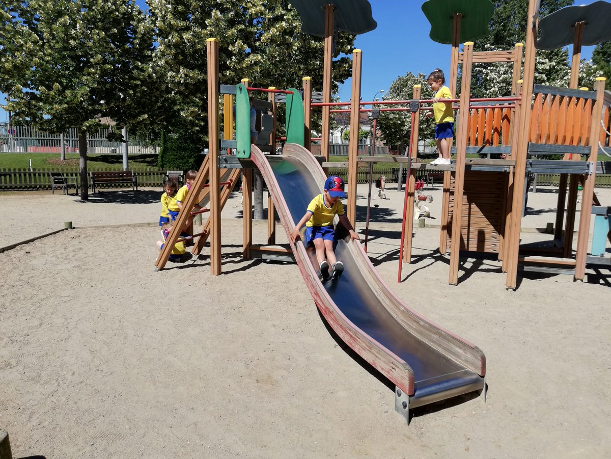 e_puigcerver's tweet photo. Avui els Timbals hem anat a passar el matí al parc del trenet. Hem xalat de valent!
#trenet #infantil #sortidaescolar #parc #jugaralparc #primavera #escolacatalana #aulaoberta #preescolar https://t.co/Bsn7CUKOoG