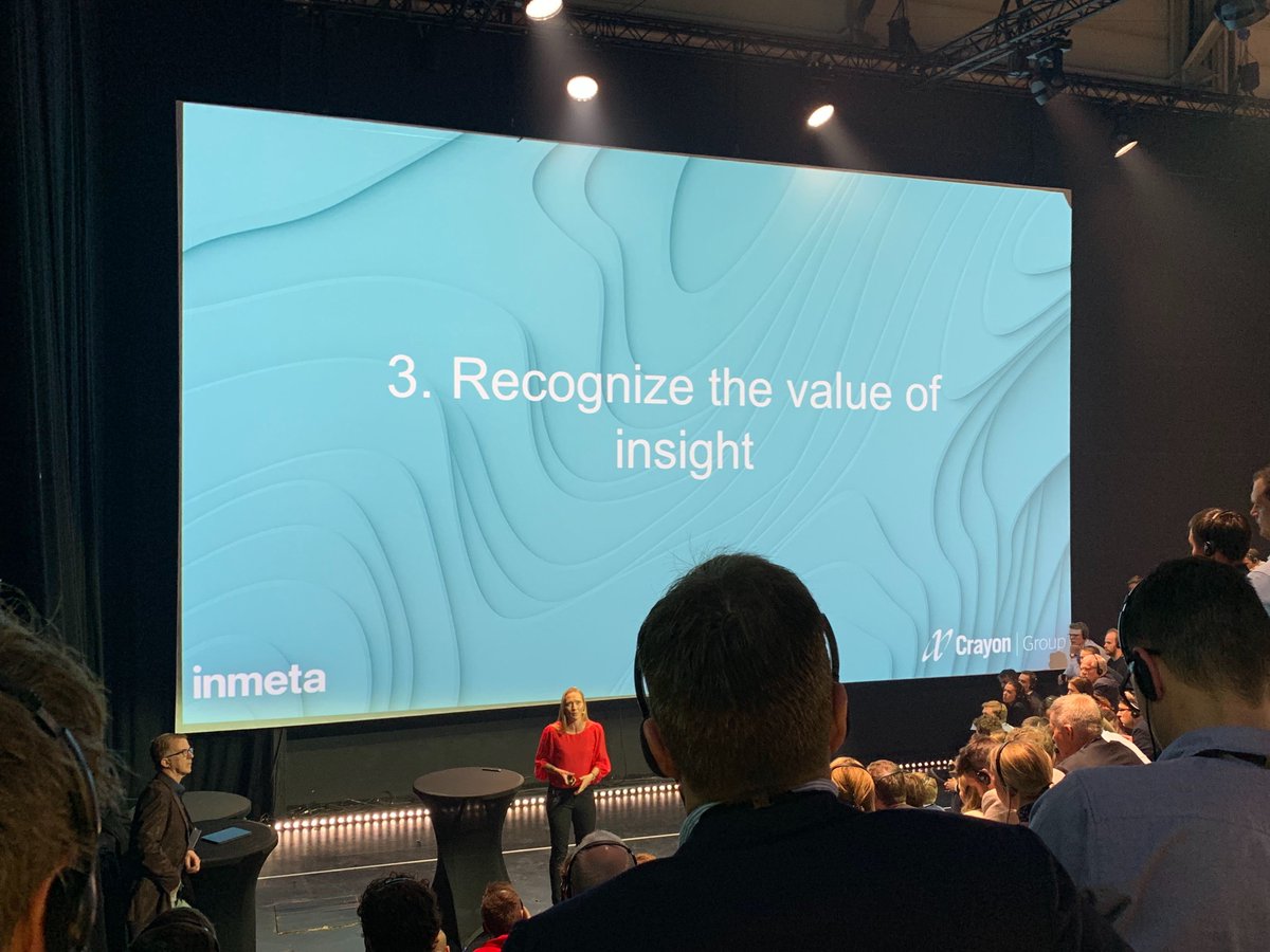 Top tips from <a href="/HaugeElin/">Elin Hauge</a> at #Ignite19:
1. Set the expectations right from the beginning. you cannot just use "an AI" to solve issues.
2. The gold is in your data.
3. Recognize the value of insight.