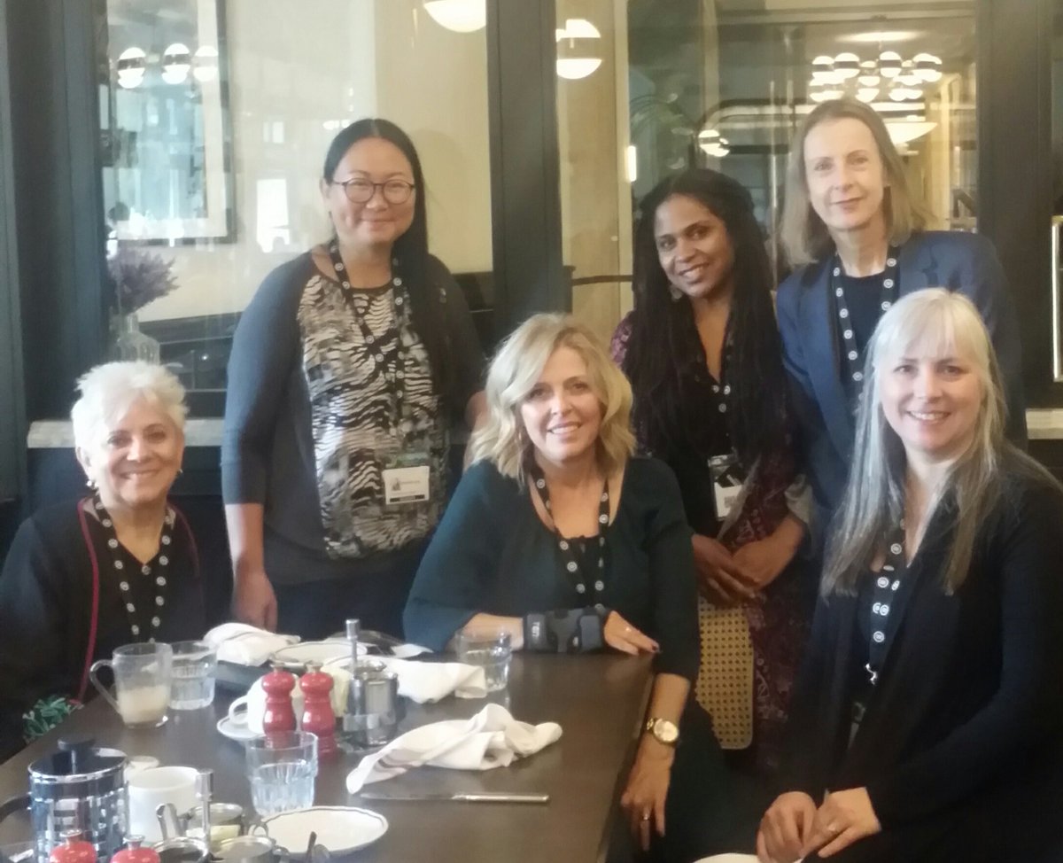 The power of F2F time <a href="/BanffMedia/">Banff Media Festival</a> 》<a href="/WIDC_ca/">WIDC.ca</a> #DirectHERs <a href="/TerriWynnyk/">Theresa</a> @worldwidewinnie <a href="/MelaneeMurrayHu/">Melanee Murray-Hunt</a> <a href="/ColmersEva/">Eva Colmers</a> @AgelessPictures <a href="/CarolWhiteman/">Carol Whiteman</a>