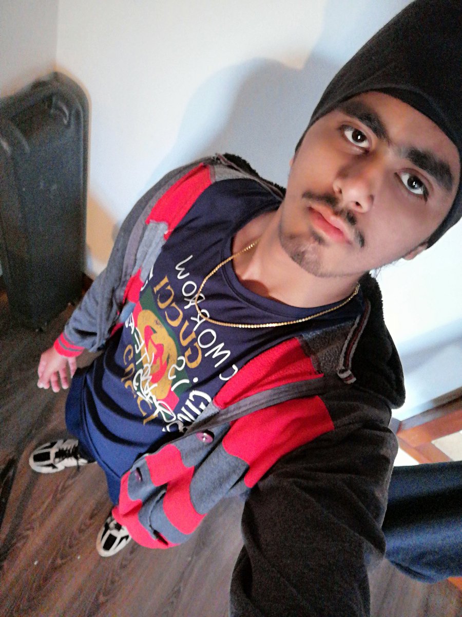 RanjodhSingh01's tweet image. My selfie @royalrajput05 @Sweetkaur_01 @lakshay
#GameOverWithMN #Level1
