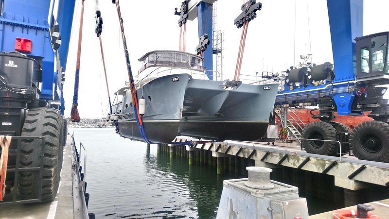IPC_Concarneau's tweet photo. 📷👀 [Actu en images]
Belle manœuvre réalisée hier par la #SEMCAR à l'élévateur à sangles pour la mise au sec du yacht Telstar V sur l'aire de réparation navale du #port de #Concarneau
#cabougeaconcarneaunaval #yacht #Finistère  #photooftheday https://t.co/wH1OqVWsrL