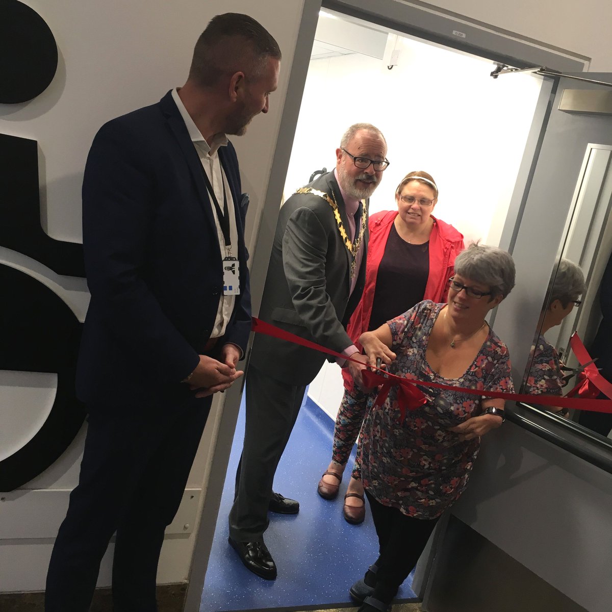 OracleReading's tweet photo. The Oracle are proud to announce the opening of our new Changing Places toilet, supporting our commitment to accessibility and inclusivity for all. 

Features include a height adjustable adult sized changing bench, a tracking hoist system and a height adjustable washbasin. https://t.co/FvSK1Tjmnr
