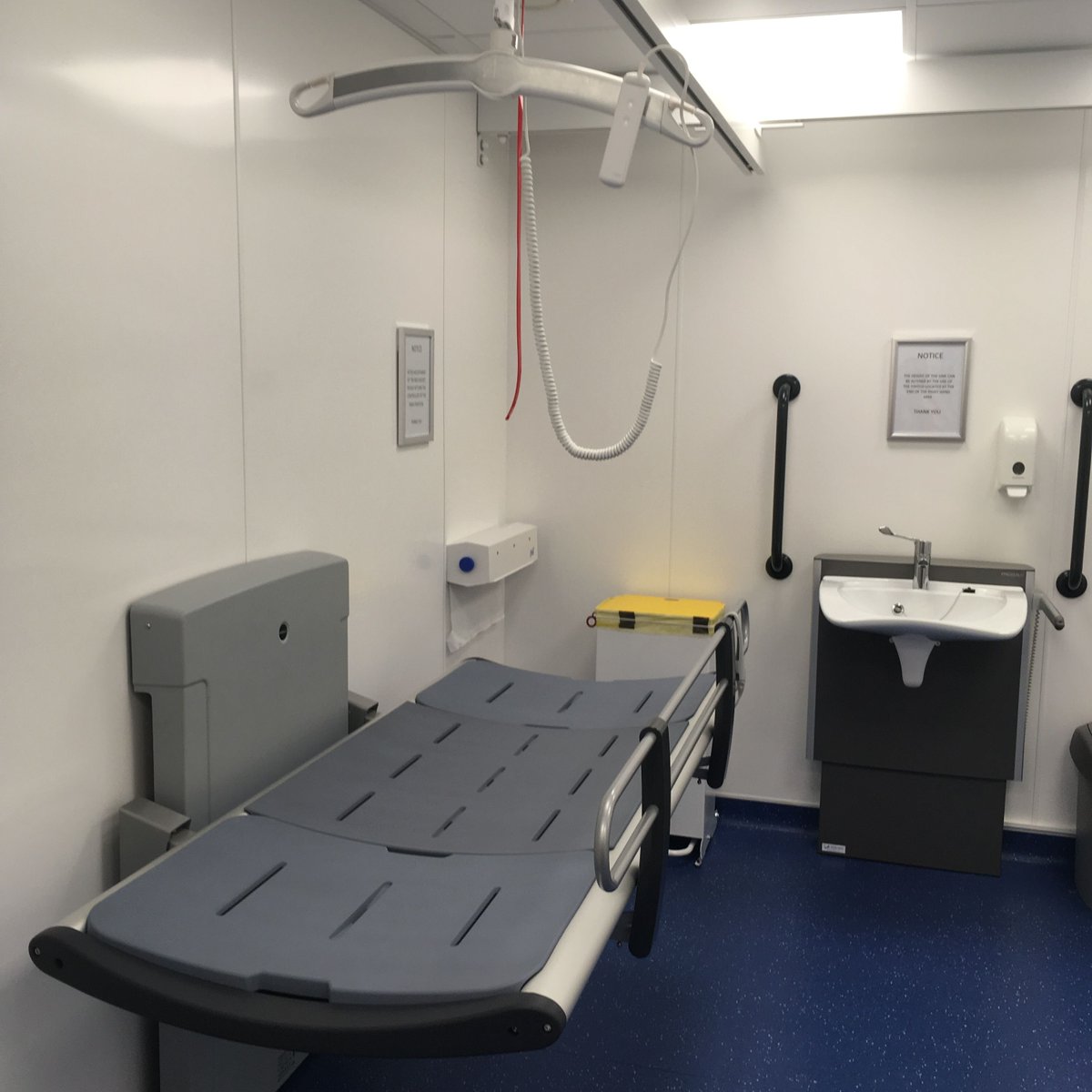 OracleReading's tweet photo. The Oracle are proud to announce the opening of our new Changing Places toilet, supporting our commitment to accessibility and inclusivity for all. 

Features include a height adjustable adult sized changing bench, a tracking hoist system and a height adjustable washbasin. https://t.co/FvSK1Tjmnr