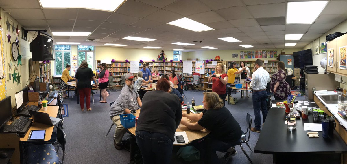 TWhite25177's tweet photo. Day 2 Vanguard. Building structures and matching outfits with friends! #kcsvanguard #kcslearning2020 https://t.co/DcUPaa8ETH