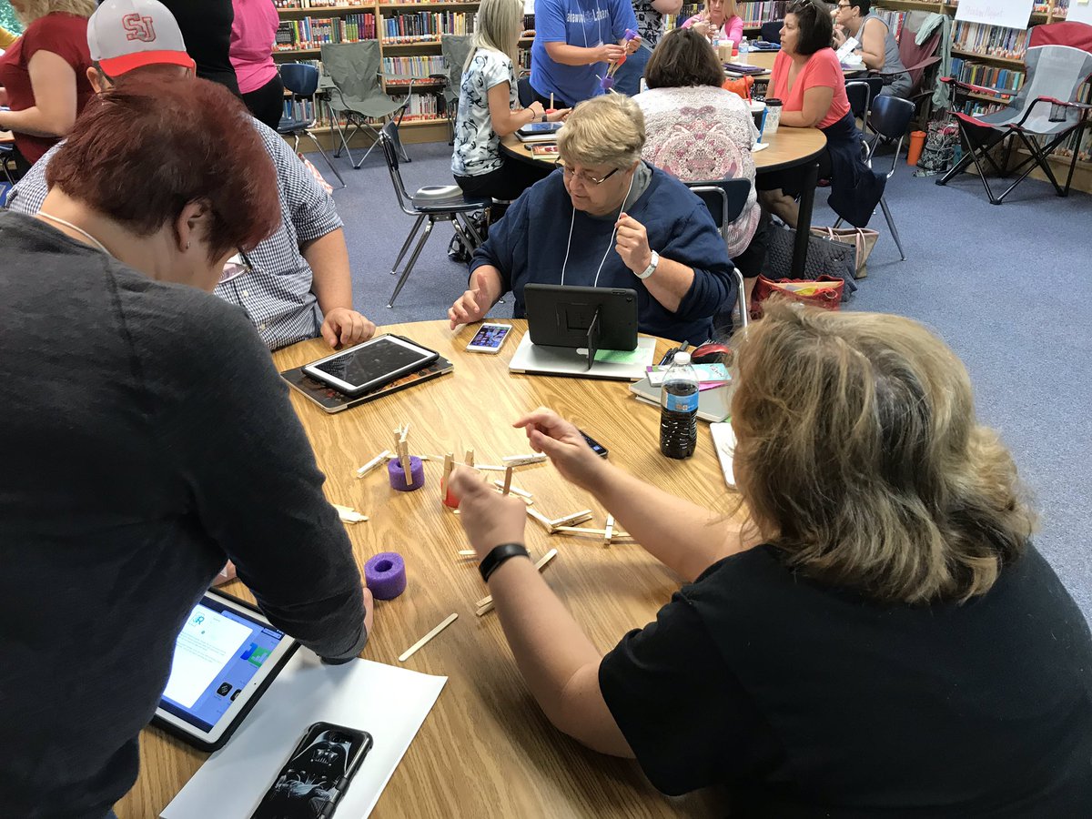 TWhite25177's tweet photo. Day 2 Vanguard. Building structures and matching outfits with friends! #kcsvanguard #kcslearning2020 https://t.co/DcUPaa8ETH