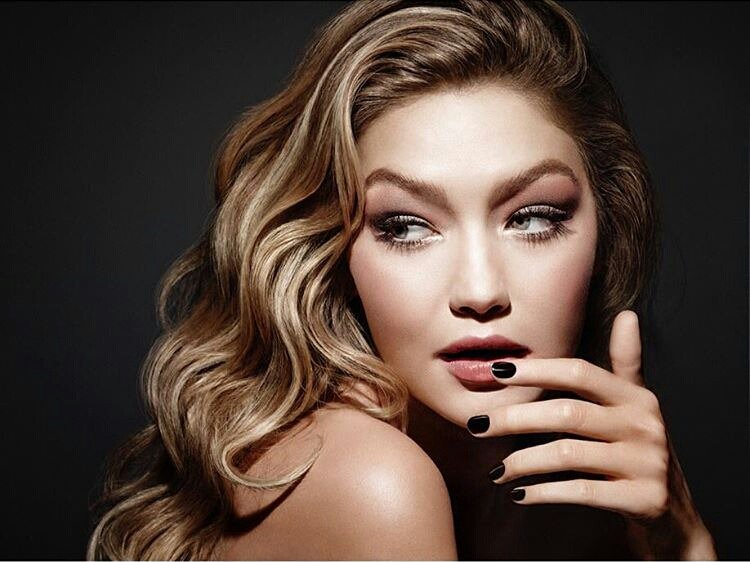 GiGiHadid_l's tweet photo. My #TeenChoice for #ChoiceModel is @GiGiHadid https://t.co/FeAsiJVMOH