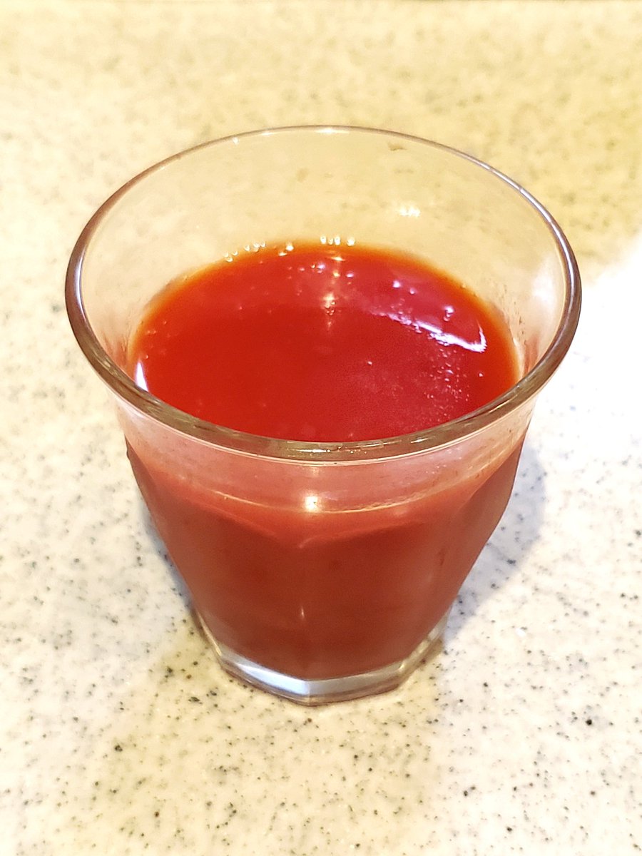 山川牧 على تويتر 今日の Goodday で紹介した トマトジュース 黒酢 と アマニオイル を小匙1杯ずつ入れてかき混ぜたもの 帰宅してそうそうに一気飲み メーカーによって味が違うので 自分の好きなトマトジュースを見つけてみて 私のお気に入りは デルモンテ