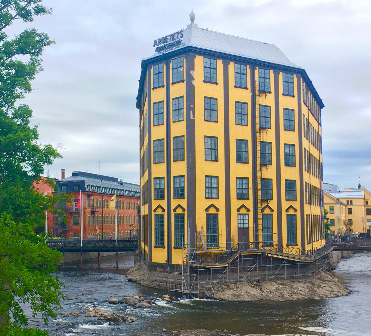 Prof_Comm's tweet image. Digital literacy practices and advice for work. This week we have presented results at two conferences in Uppsala and Norrköping, Sweden.