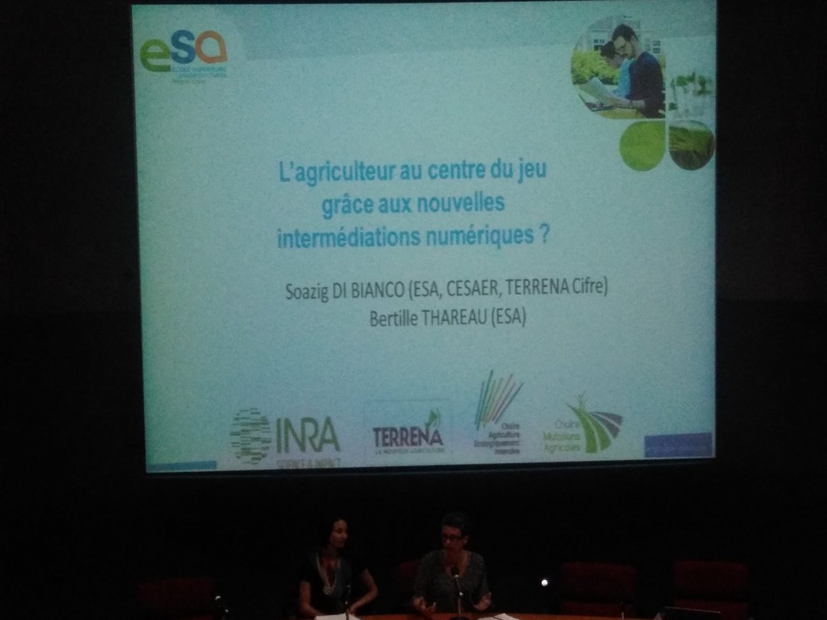 INRAE_OC_MPL's tweet photo. #agriconnectee2019 L'agriculture au centre du jeu grâce aux nouvelles intermédiations numériques ? @Groupe_ESA @INRA_Dijon_BFC #CESAER @terrenacoop @inrasad #SAE2
Effets du numérique sur les rapports des agriculteurs aux tiers. Les relations sont à l'épreuve du numérique. https://t.co/VIUrNYldha