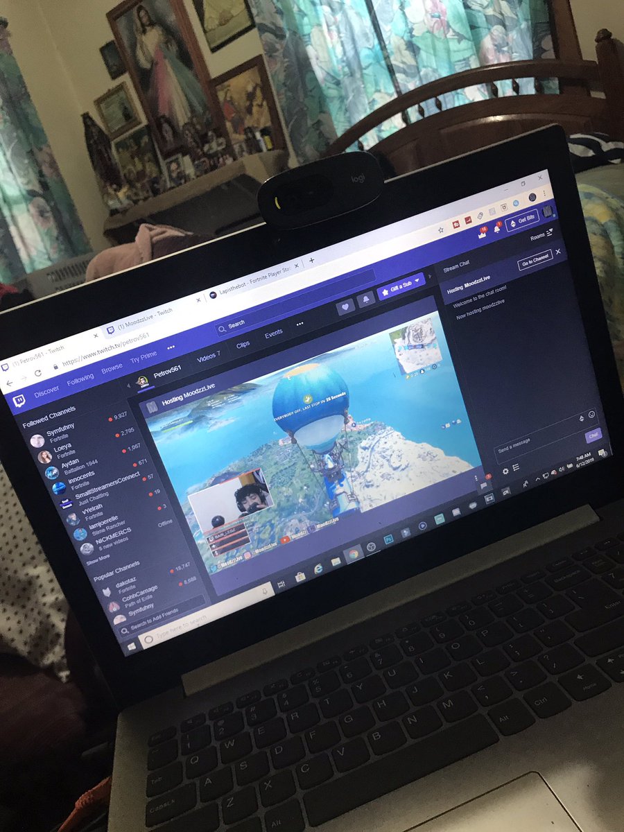 MoodzzLive's tweet photo. Live btw on twitch, link in bio

#Fortnite #fortniteChristmas #fortnitethegame #fortnitememe #fortnitesolo #Fortnitemares #fortnitelovers #fortniteblockparty #fortnitebatrleroyale #fortn1te #victoryroyale #fortnitedance #fortnitesniping #fortnitecommunity #fortnitexbox #BCC https://t.co/Hdd4UPKTVw