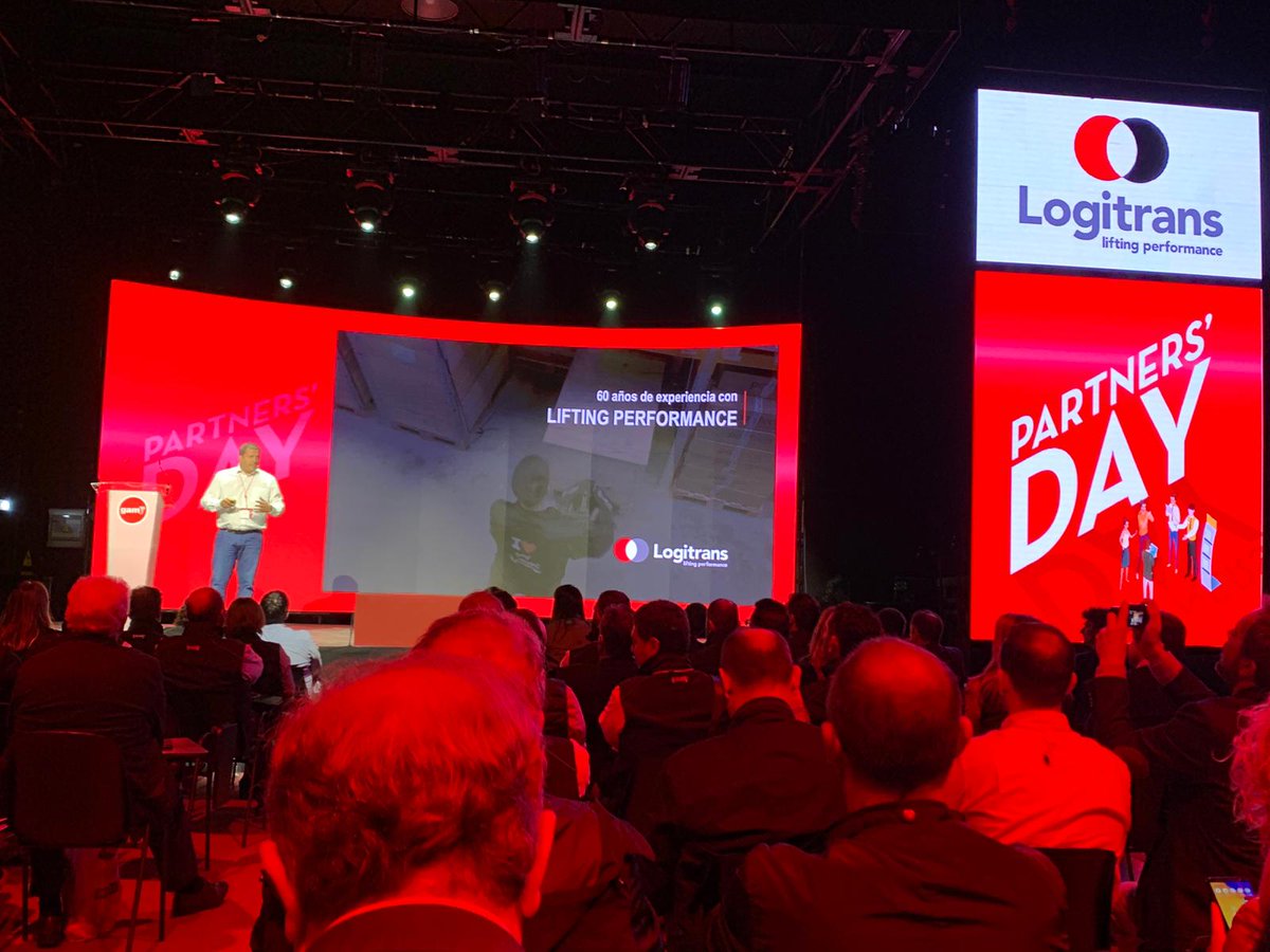 ClemVE's tweet photo. Seguimos en #GAMPartnersDay con mucha atención las diferentes ponencias. Sin duda, un gran día. @ClemVE #clem #carretillaselevadoras #materialhandling #alquiler #rental #forklift #montacargas #elevadoras #carretillas #manipuladora #stackers #lowlifters https://t.co/tofj9mQ5FZ