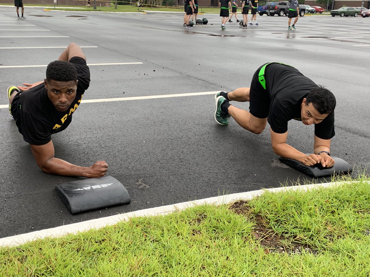 Desert_Rogues's tweet image. Another great Wednesday another great Leaders PT!

#ROTM #RaidersFirst #DesertRogues #WePierce #FitToFight #TrainToWin #ArmyStrong