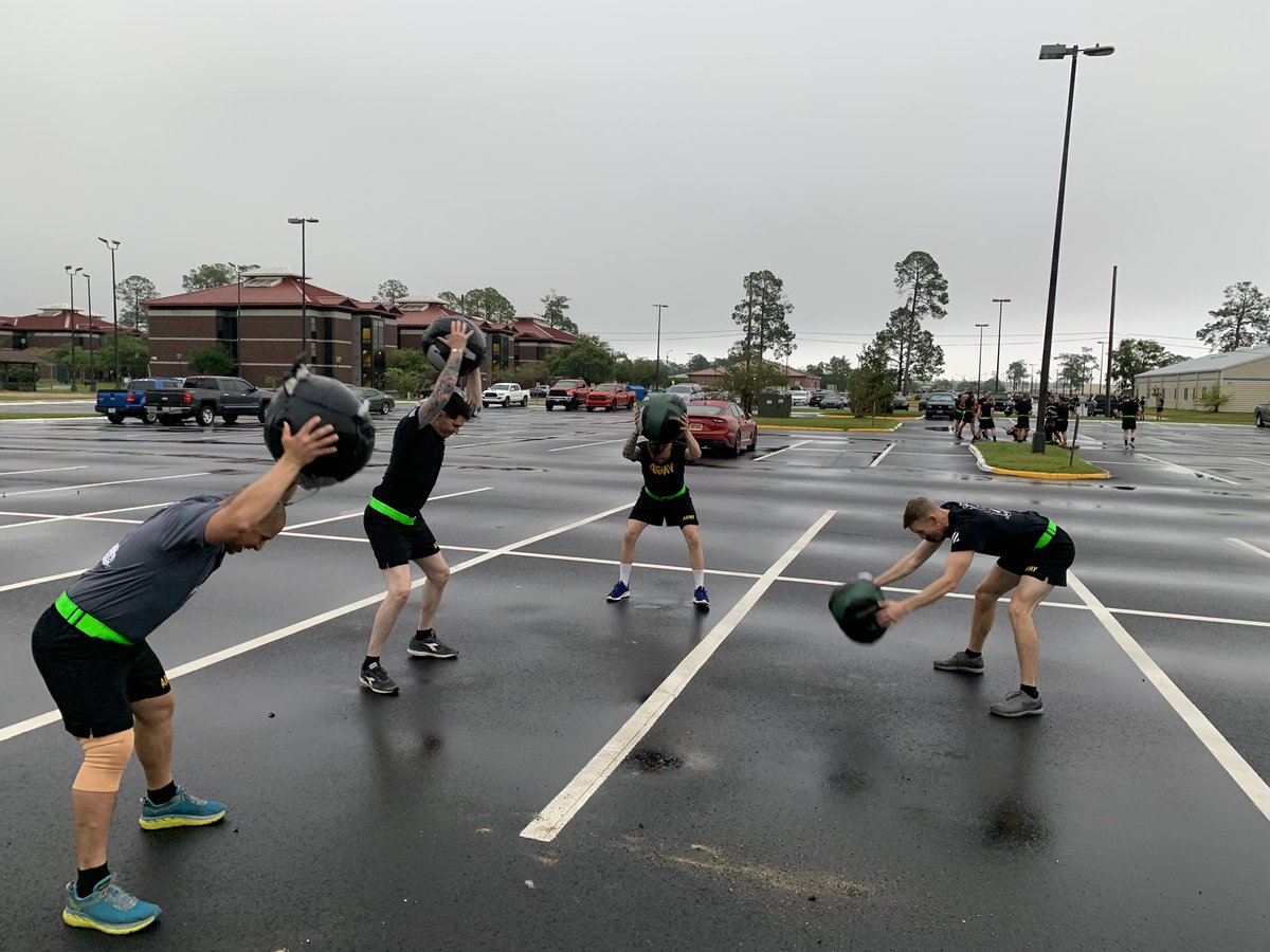 Desert_Rogues's tweet image. Another great Wednesday another great Leaders PT!

#ROTM #RaidersFirst #DesertRogues #WePierce #FitToFight #TrainToWin #ArmyStrong