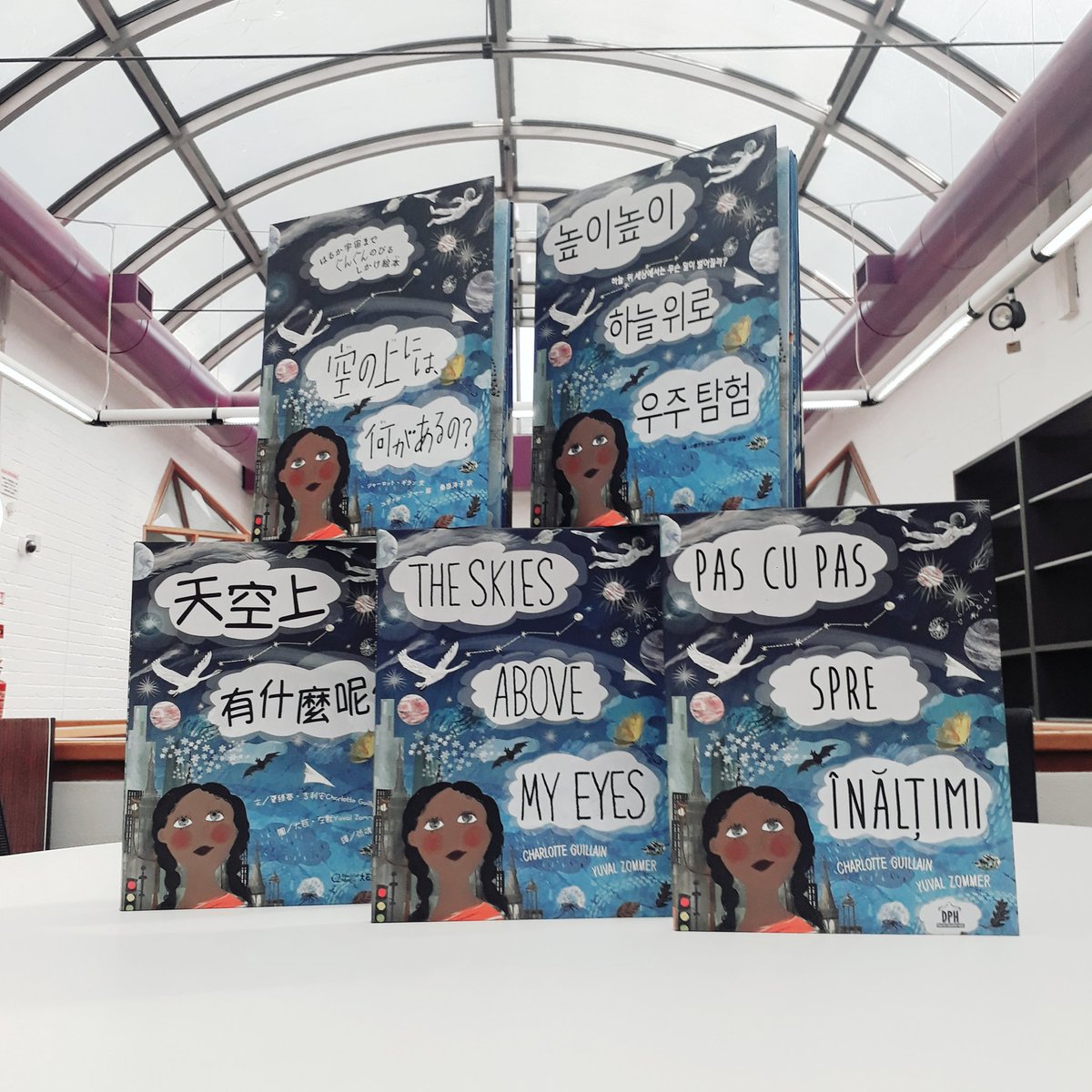 LauraMakesBooks's tweet photo. Cloud spotting... stargazing... wherever we are in the world, we love looking up at the skies. Some beautiful foreign language copies have landed in the office to prove it! @cguillain @yuvalzommer @QuartoKids @WordsPicsBooks #Theskiesabovemyeyes https://t.co/orDmcNKgs2