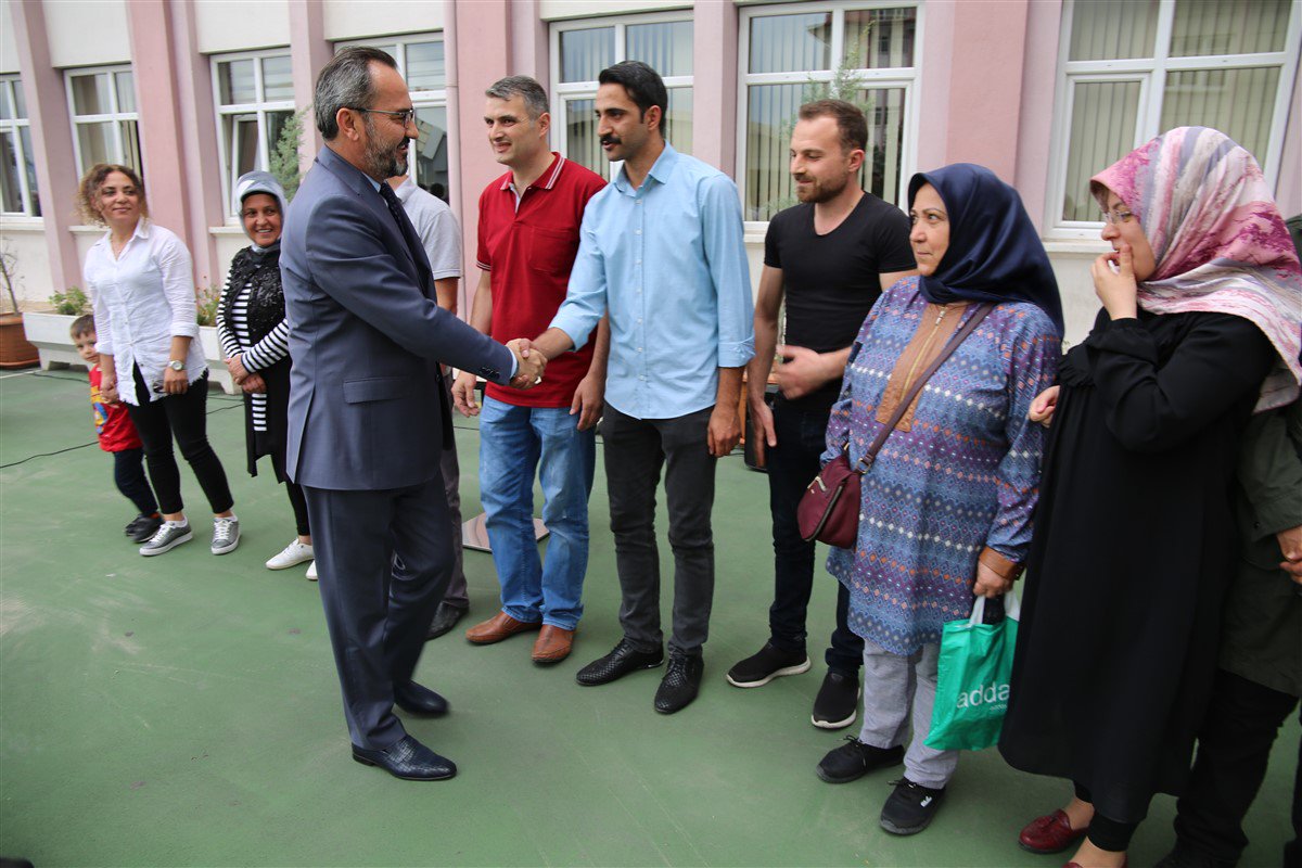 Dear Rector Wished Merry Bairam to Academic and Administrative Staff of AYBU
aybu.edu.tr/en/content_det…
#ÜniversitemAYBÜ
<a href="/profdriaydinli/">Prof.Dr.İbrahim AYDINLI</a> <a href="/aricankazim/">Musa Kazım ARICAN</a> <a href="/ybunikonsey/">AYBÜ Öğrenci Konseyi</a>