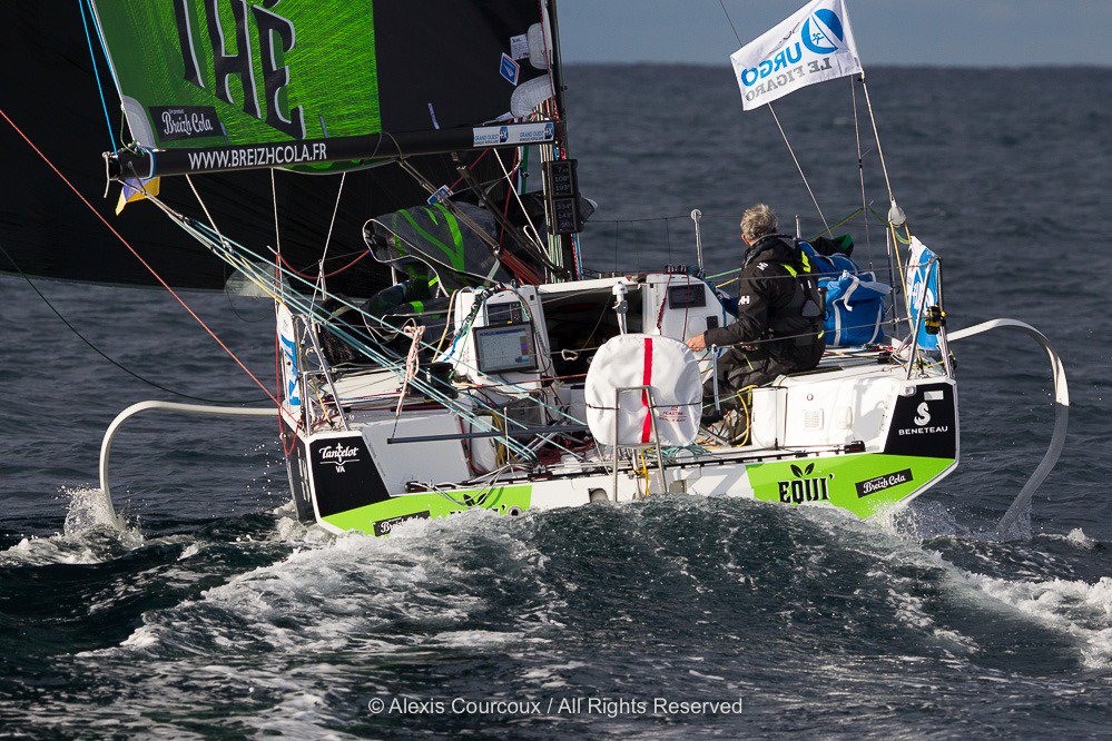 ⚓3 CIBLES DEVANT GILDAS ⚓
🚨 La Solitaire URGO Le Figaro🚨
📌 La cartographie > bit.ly/GoGildas  📌

Adrien Hardy, Yoann Richomme, Xavier Macaire... Voici les trois gaillards qui devancent encore Gildas à quelques milles de l'arrivée.