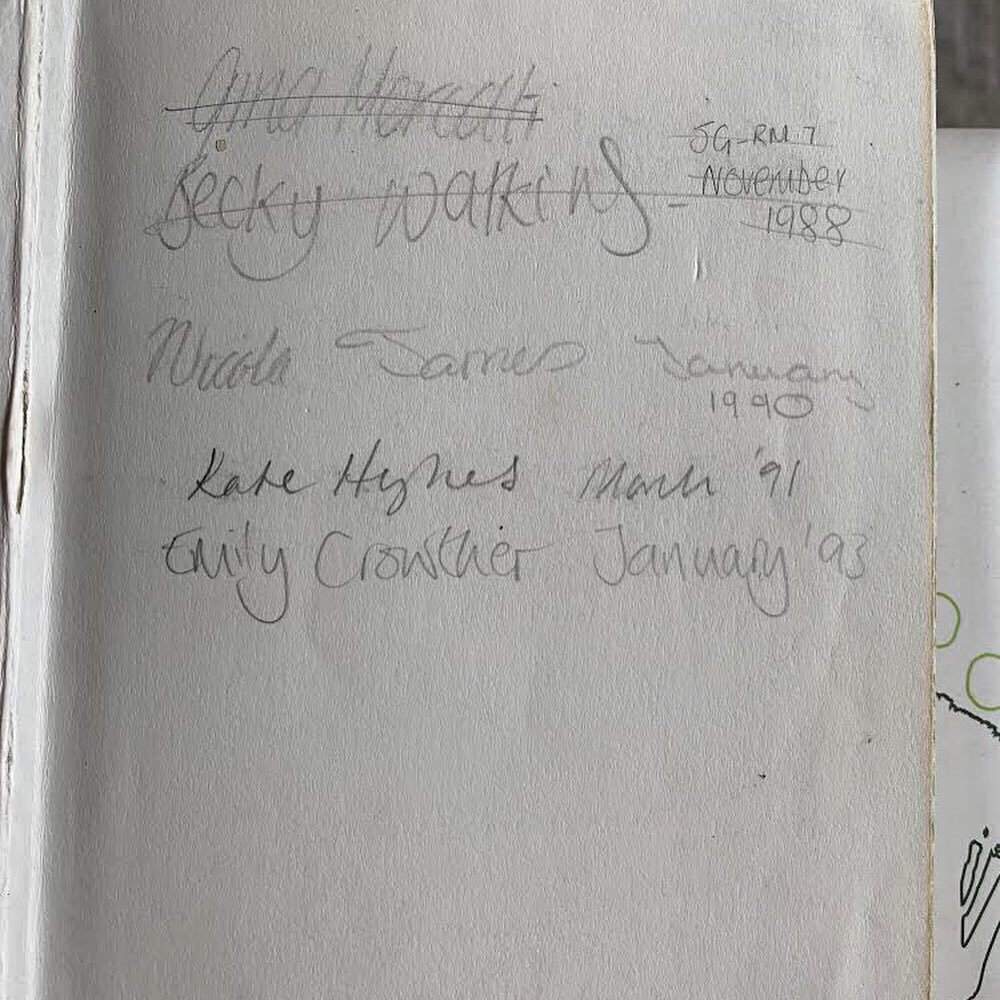 EalingReading's tweet photo. The lovely Emily Bal, founder of Work Life Balanced. #EalingRecommends her GCSE copy of Harper Lee classic, ‘To Kill a Mockingbird’. One to read over and over again. Do you have any books like that? 🤔
#harperlee #tbr https://t.co/TyvfkVdhYg