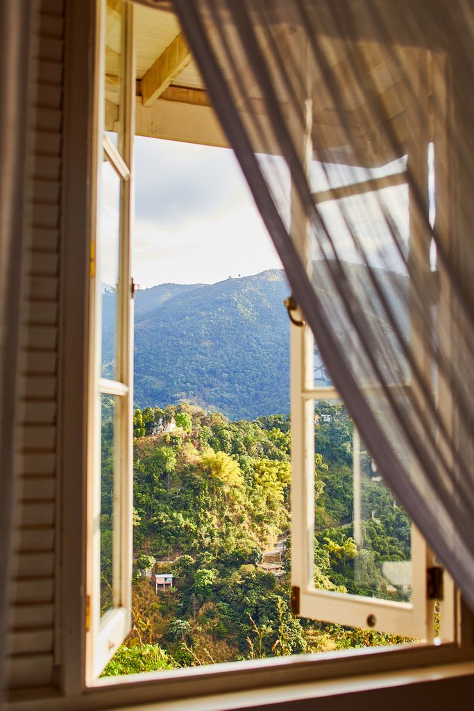 StrawberryHHSG's tweet image. View though the window...#peace #vacation #healthandwellness #retreat #travel #beautifuldestinations #bluemountains #serene #IslandOutpost #Jamaica