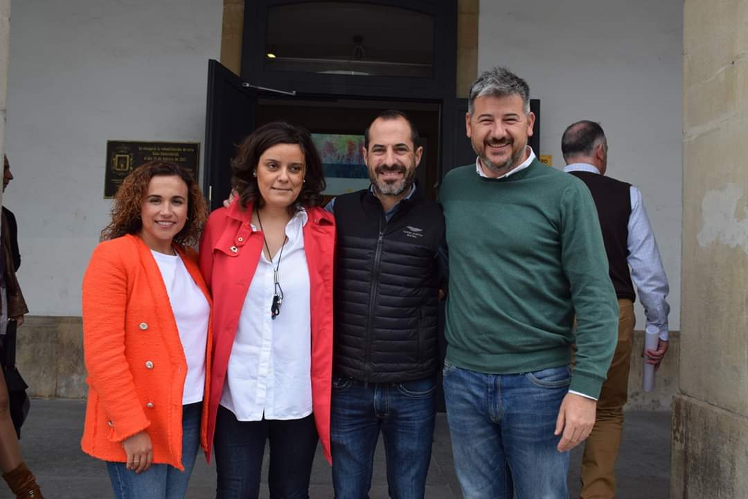 Con las diputadas y el diputado electo de Siero a la Junta General del Principado. Os deseo toda la suerte del mundo en vuestra futura labor parlamentaria, en la que estoy seguro que trabajaréis por defender los intereses de los vecinos y las vecinas de #Siero.