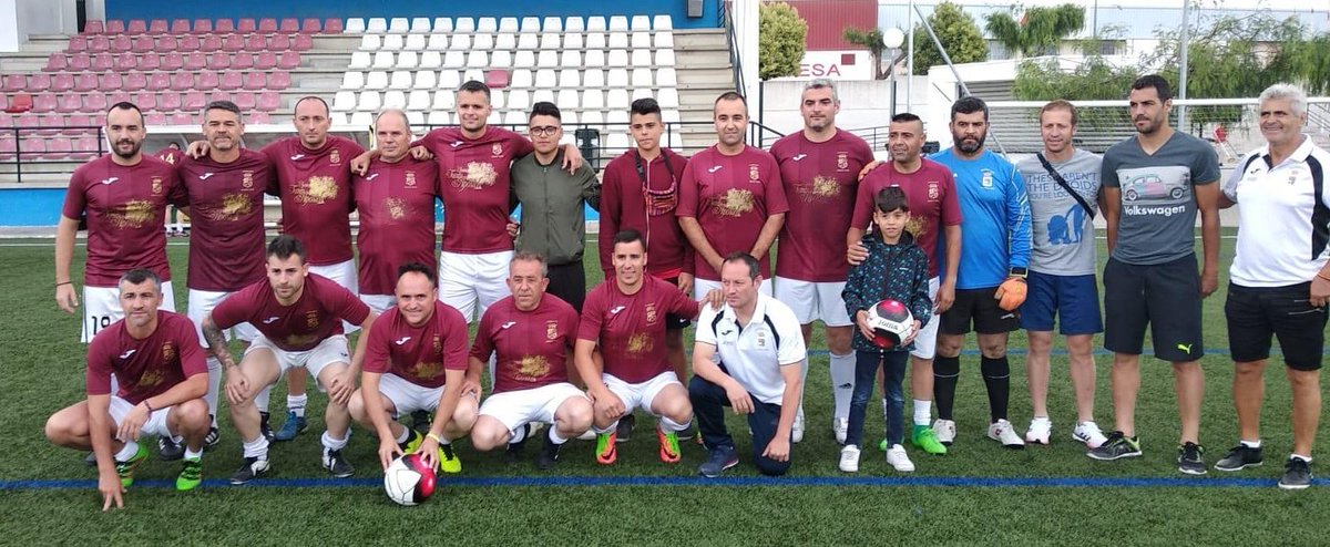 "Triunfo del Veteranos Santo Tomé en el prestigioso Trofeo Internacional Ciudad de la Alhambra"
➡️jaenenjuego.com/2019/06/12/tri…