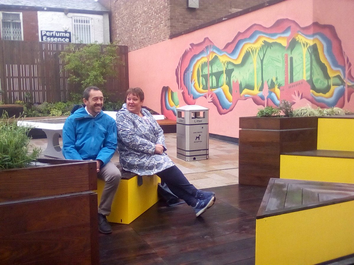TPT_Stockport's tweet photo. Brilliant to have @Chris_Boardman and @jude_wells5 launch the first Parklet and pocket park in GM on Bridgefield St, Stockport - hope we see lots more of these soon @kirsty_mccb @WalkRideGM @WalkRideHeatons @StockportMBC @OfficialTfGM @TPT_National @SustransNW @DavidSedgwick https://t.co/S3NOGDAcna