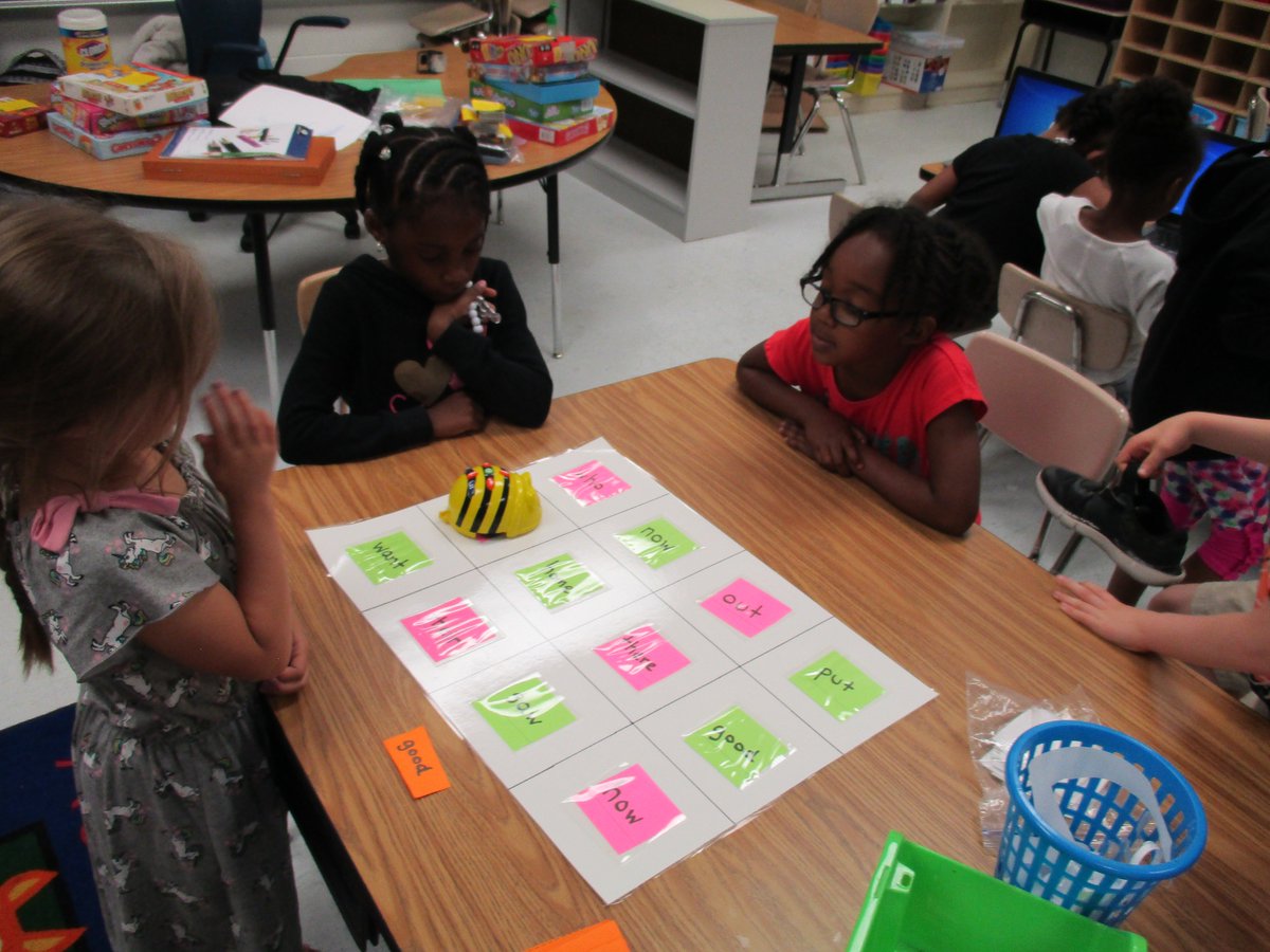 WBPBruins's tweet photo. The year may be winding down but our students are still hard at work. Mrs. Breakfield’s Kindergarteners have been busy coding with our bee bot. They love this cute little guy so much! #CodingwithKinders #TechnologyIntegration https://t.co/VckQVZORCp