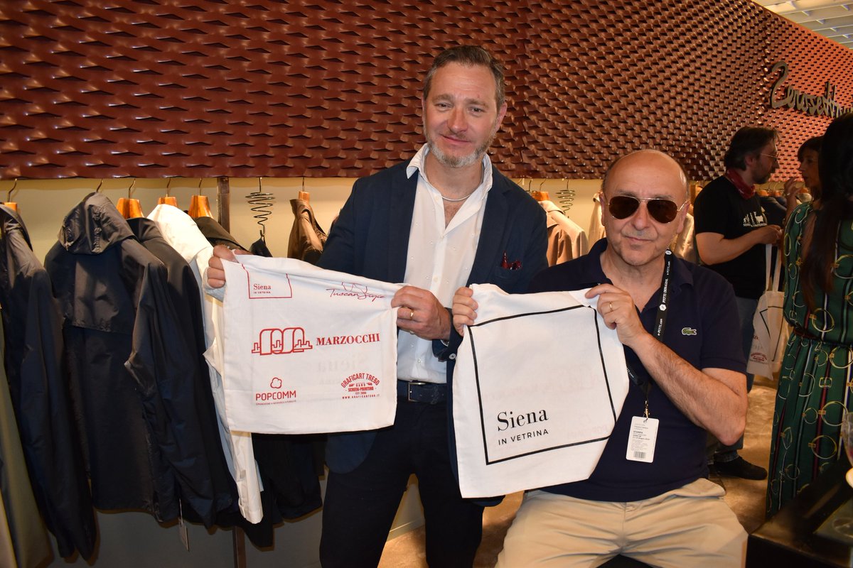 SVetrina's tweet photo. #pittiimmagineuomo #sienainvetrina #popcomm #studiomarzocchi e il mitico macellaio di Gaiole in Chianti #LorenzoChini https://t.co/OAadgDu1zG