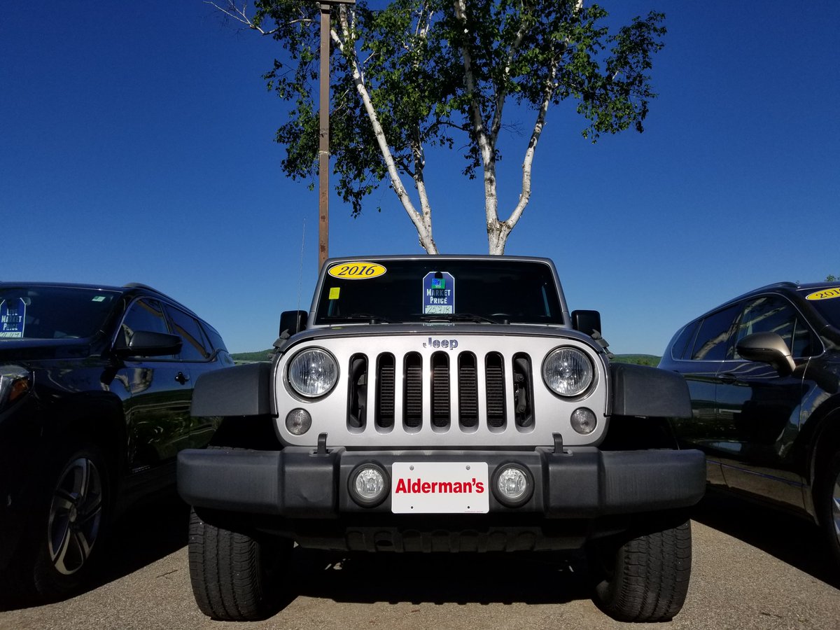 AldermansChevr1's tweet photo. Beautiful day for some beautiful Jeeps, come on down and test drive one today!!!!☀️☀️☀️ #sunnyday #jeep #vermont https://t.co/sW3tdu0DFr