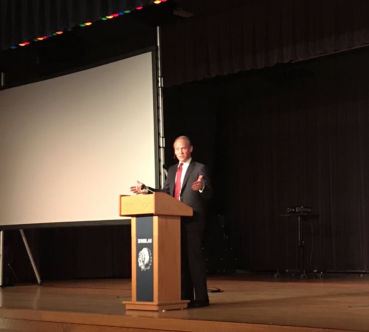 iTeachTechEACS's tweet image. Day 2 is off to a great start with New York Times best selling author and president and CEO of Project Lead the Way, Dr. Vince Bertram!  #iTeachTechEACS #INeLearn