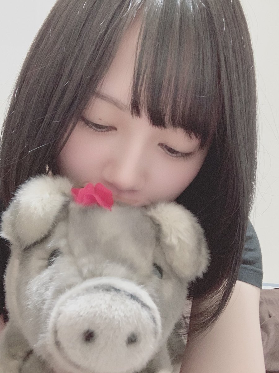 マネージャーさんから貰ったアグー豚ちゃんと沖縄から帰ってきました🐷💕 https://t.co/TukmHww8vm