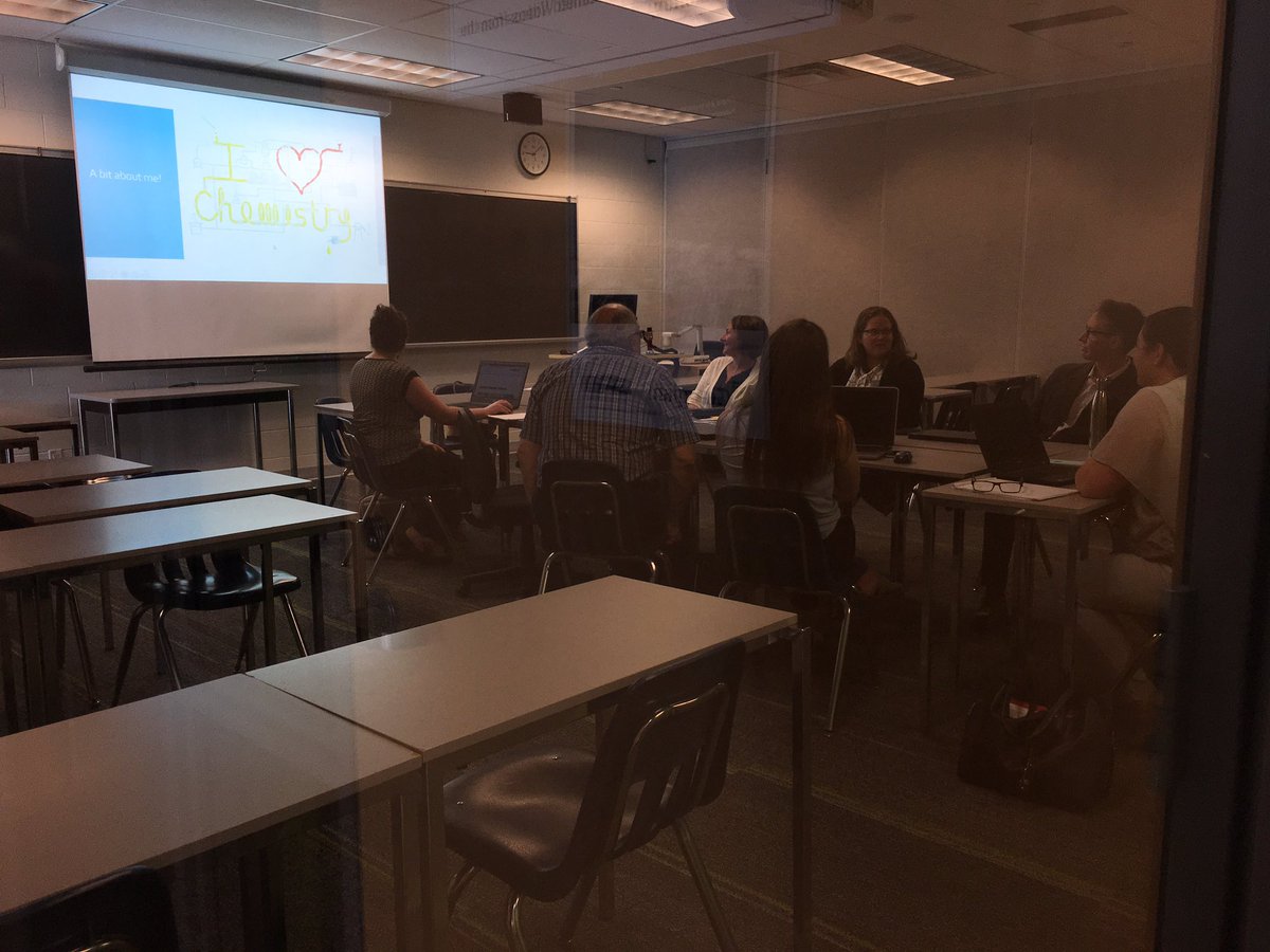 alissabigelow's tweet photo. #EdTechDays2019 day 2 is off to a great start with Experiential Learning using VR, Infographics &amp; Podcasting!! We even have the most fabulous attire choices to compliment one of the sessions!!! Do you know which one?? @Georgian_CTL https://t.co/bNOVxmzoI6