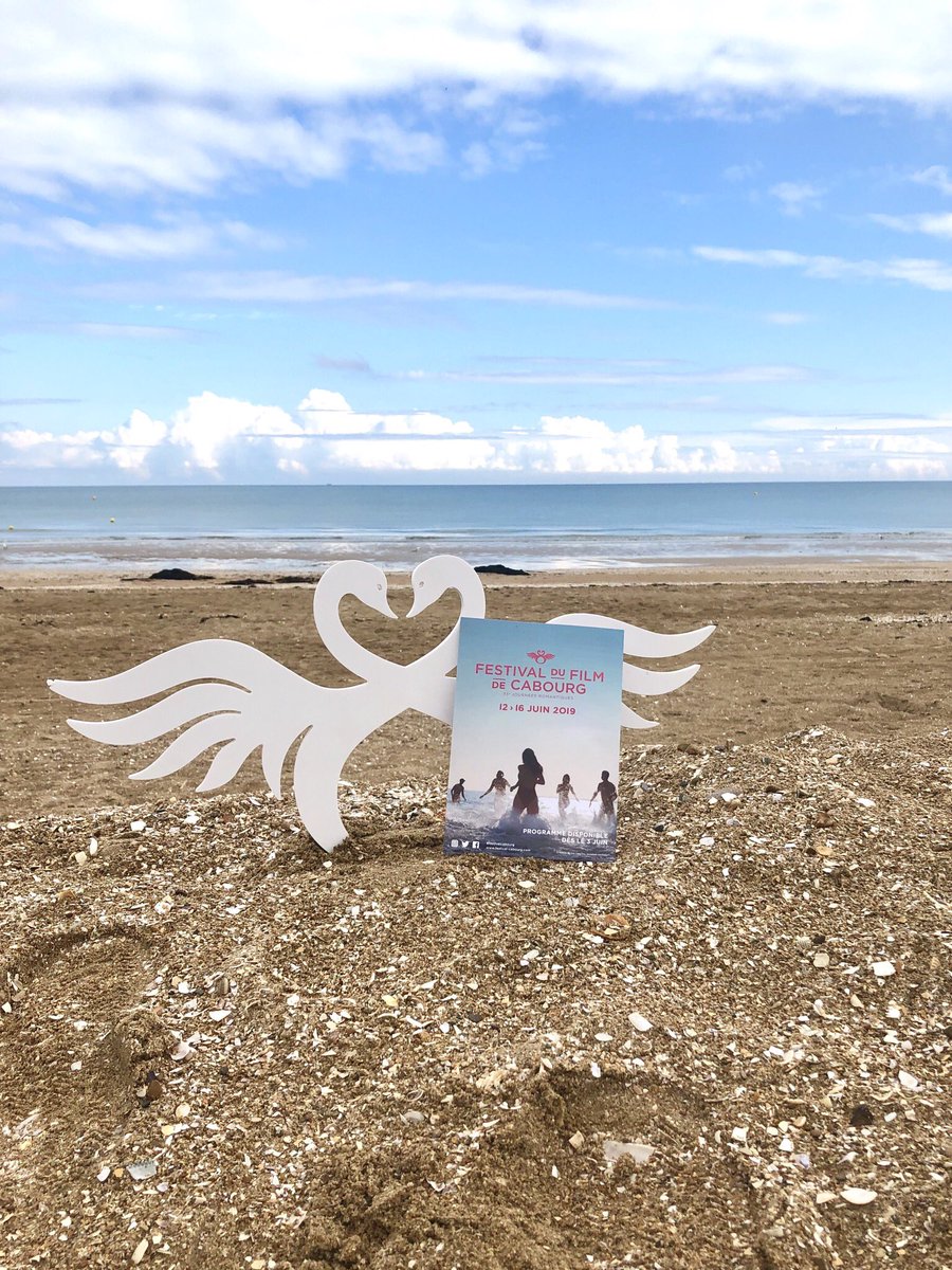 Le 33e <a href="/FestFilmCabourg/">Festival de Cabourg</a> commence aujourd'hui ! bit.ly/2Iz10aG
#cinéma #Normandie #Calvados #Cabourg