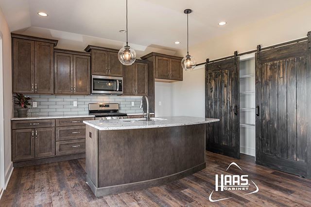 Don't you love this beautiful Fennel kitchen from RyBuilt Custom Homes? We do! #haascabinet #cabinetry #woodworking bit.ly/2wQfygA