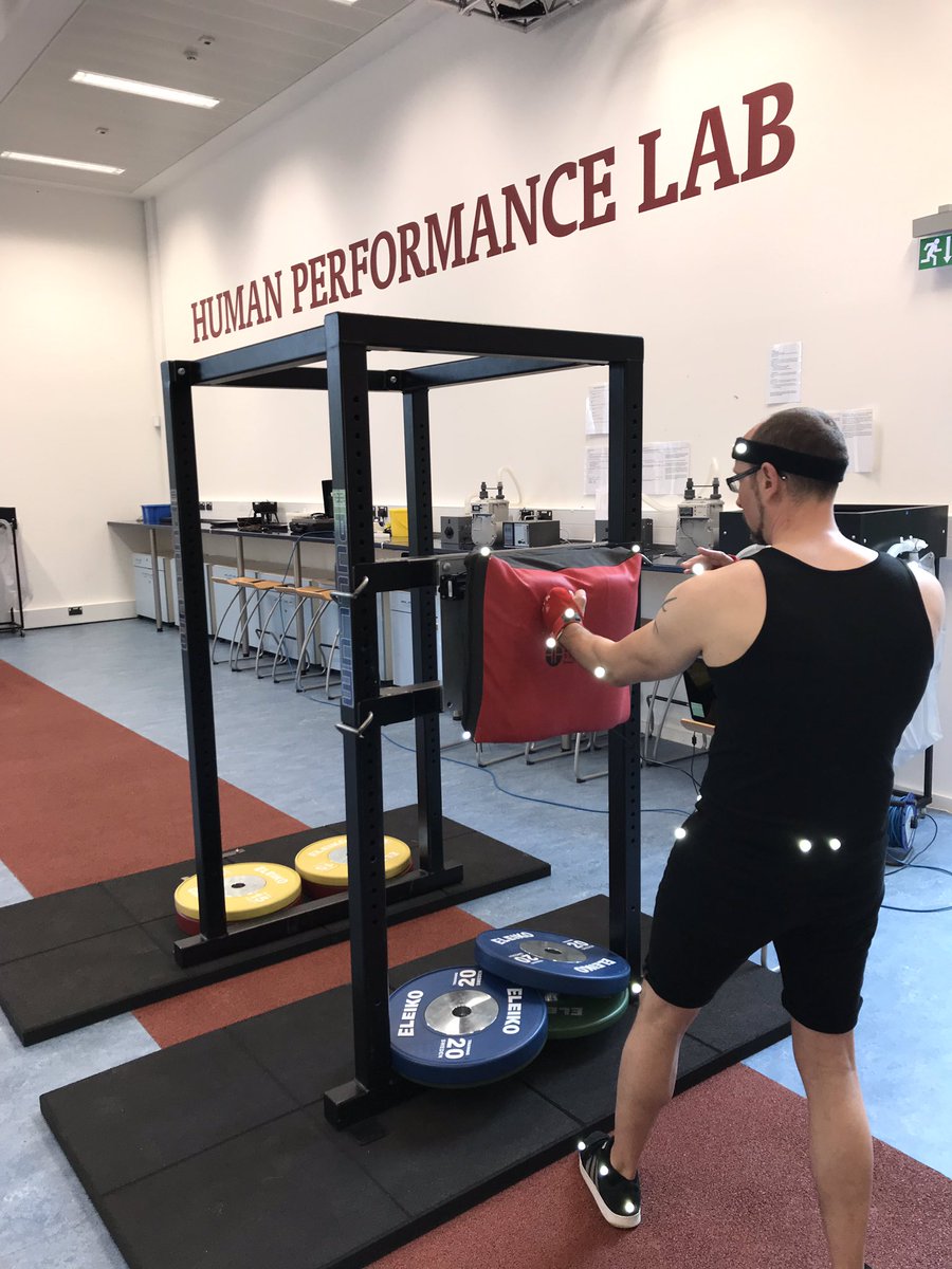 RussPeters1's tweet photo. MRes student @JLHampson97 doing some 3D analysis of the Wing Chun punch! #wingchun #qualisys #Biomechanics #punchforce #loadstar https://t.co/J66uVqqJuV