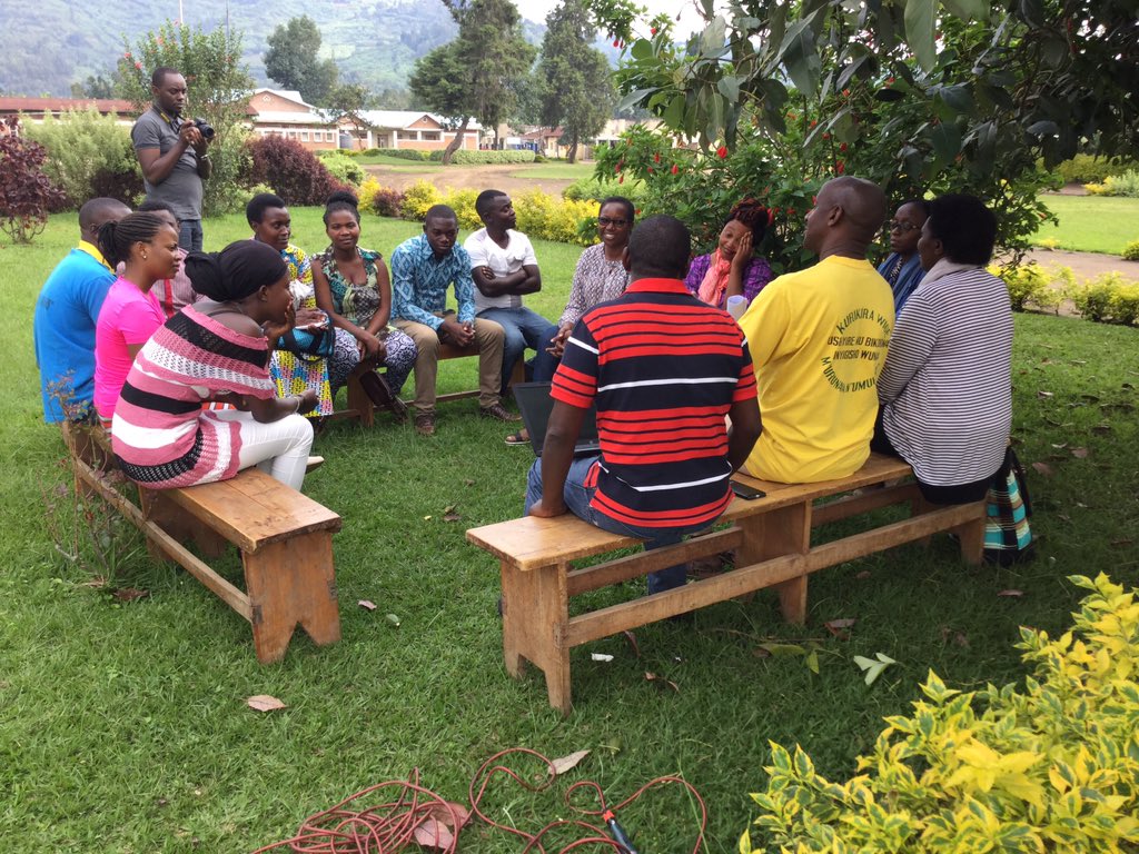 UrunanaDC's tweet photo. #Umurunga radio serial drama. Rugerero sector @RubavuDistrict Umurunga writers from @UrunanaDC with staff from @RwandaGender discuss with Umurunga listeners on issues related to #GBV and child abuse this 12th June. Serial drama is aired on @RadioRwanda_ every Thursday at 8:00 PM. https://t.co/ZYWM0S7Bv1