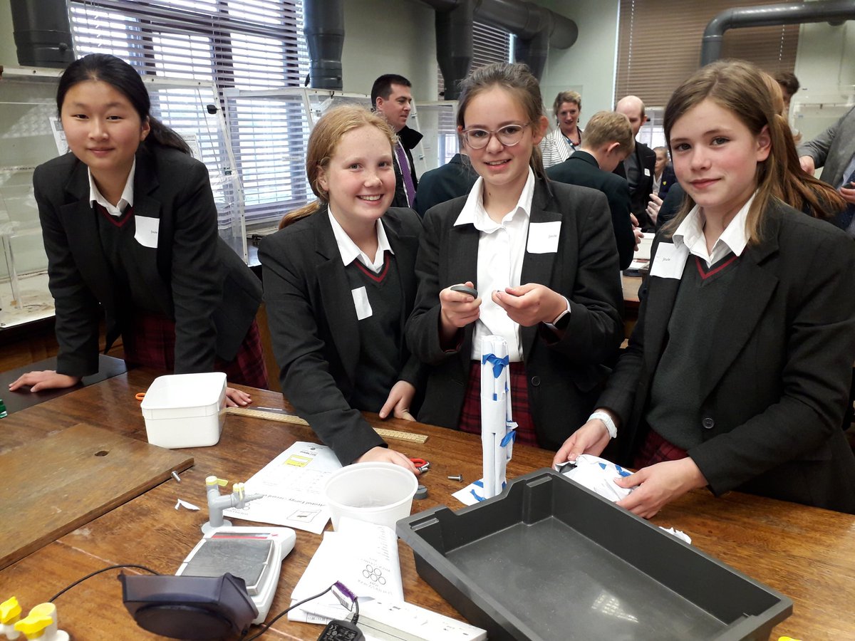 QM_Science's tweet photo. Final task of the day: all about gravitational potential energy! https://t.co/7X5SnSReJ4