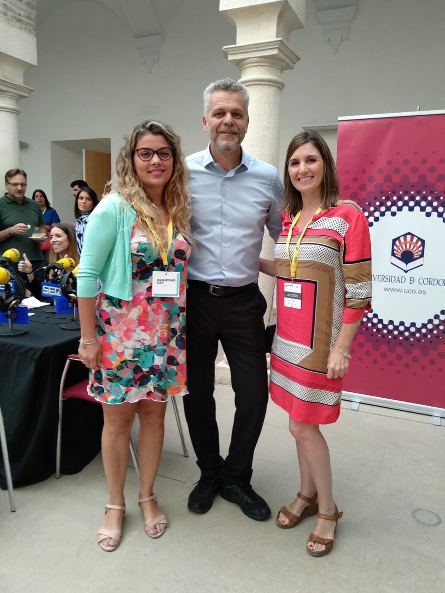 Hoy en el Branding Day, disfrutando y aprendiendo de los mejores del marketing. ¡Fabuloso Andy Stalman, Mr. Branding!
#brandingdaycordoba