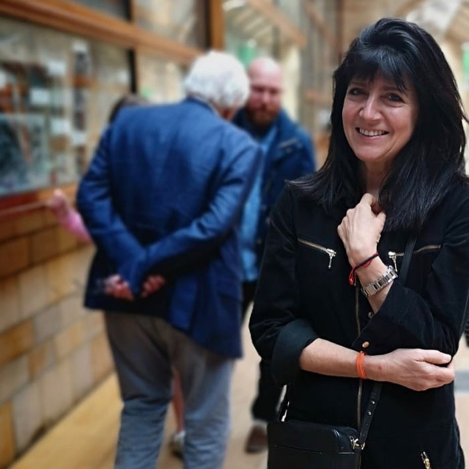 emmafreud's tweet photo. This year @comicrelief had a £10 prize draw for ‘breakfast with Sir David Attenborough’.  This morning, the great man gave an engineer and his daughter a stunning private tour of @NHM_London before sitting down for breakfast. It raised a 6 figure sum for our projects and I cried. https://t.co/Soapfx2Nk9