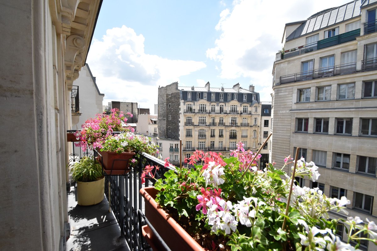 laforetparis10's tweet photo. VENTE PRIVEE FAVORIZ : 4 pièces, 3 chambres Rue Louis Blanc, rentré par Cédric! Rare à la vente, charme de l'ancien, balcon, le tout dans un immeuble qui était une manufacture de cuir au siècle dernier. A vos visites!  🏡  🏃‍♂️🏃‍♀️🏃‍♂️🏃‍♀️ https://t.co/blIoKmWhXZ