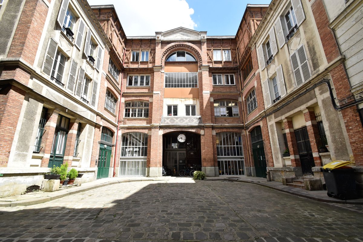 laforetparis10's tweet photo. VENTE PRIVEE FAVORIZ : 4 pièces, 3 chambres Rue Louis Blanc, rentré par Cédric! Rare à la vente, charme de l'ancien, balcon, le tout dans un immeuble qui était une manufacture de cuir au siècle dernier. A vos visites!  🏡  🏃‍♂️🏃‍♀️🏃‍♂️🏃‍♀️ https://t.co/blIoKmWhXZ
