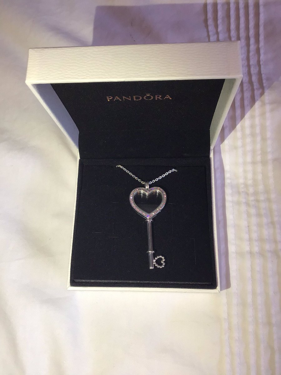 <a href="/swaguk/">Swag Jeweller</a> thank you so much for great service...I love this! Now just to get some matching @PANDORA_UK charms for it 😍😍🥰