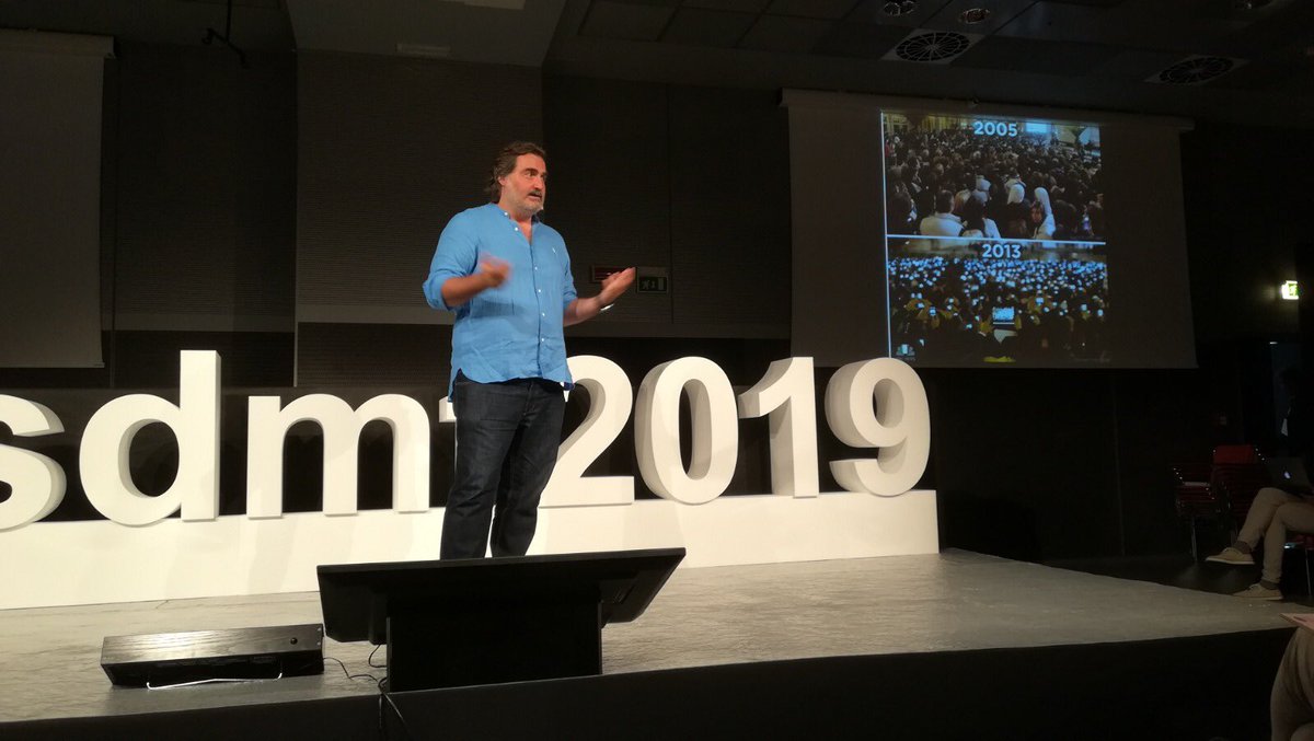 SDMfest's tweet photo. 🎙 Giornalista ai tempi dei social: l’esperienza in prima persona di un professionista che cambia. 

😊 Ne parliamo con il simpaticissimo @PIERPARDO!

#sdmf2019 #personalbranding #giornalismodigitale #socialmedia https://t.co/ufgtcJZQ9B