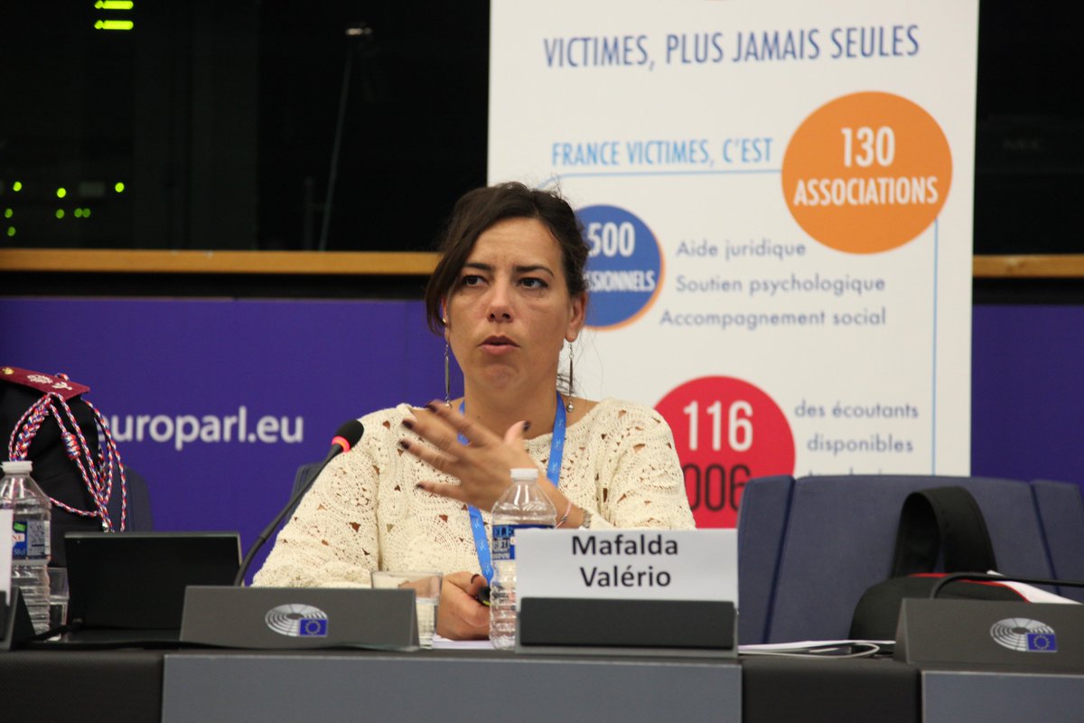 VictimSupportEU's tweet photo. 🎯🌳Mafalda Valério, Project Manager, APAV-@APAV_Online (Portugal) is sharing her knowledge with us on remote support: the example of victim support helplines.
#VSE2019AnnualConference
#VictimSupportEU
#FranceVictimes
#VictimsRecovery https://t.co/GQwEsExC0Q