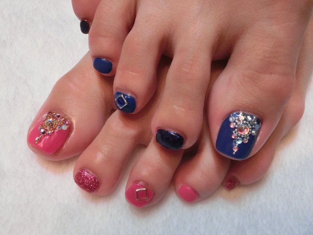 いちこ フットジェルネイル アシンメトリーネイル ー アメブロを更新しました フットネイル T Co 80u5tqelvo T Co Asghtxbwik Twitter