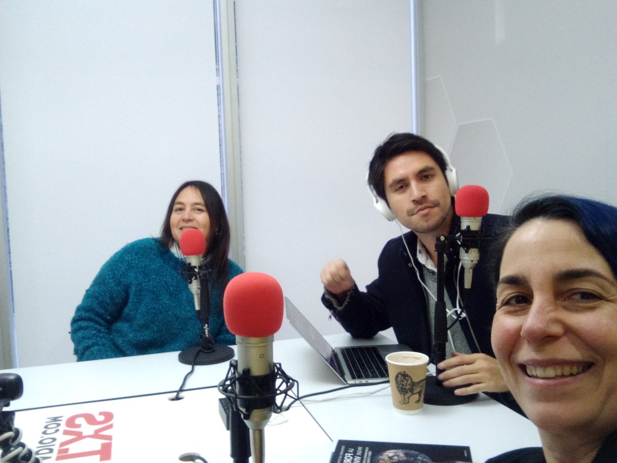 technovationcl's tweet photo. El equipo @trashattack y @profealemeza contando sobre su proyecto en @txsradio y estar en la semifinal de @technovation https://t.co/iRu9EFDqzO