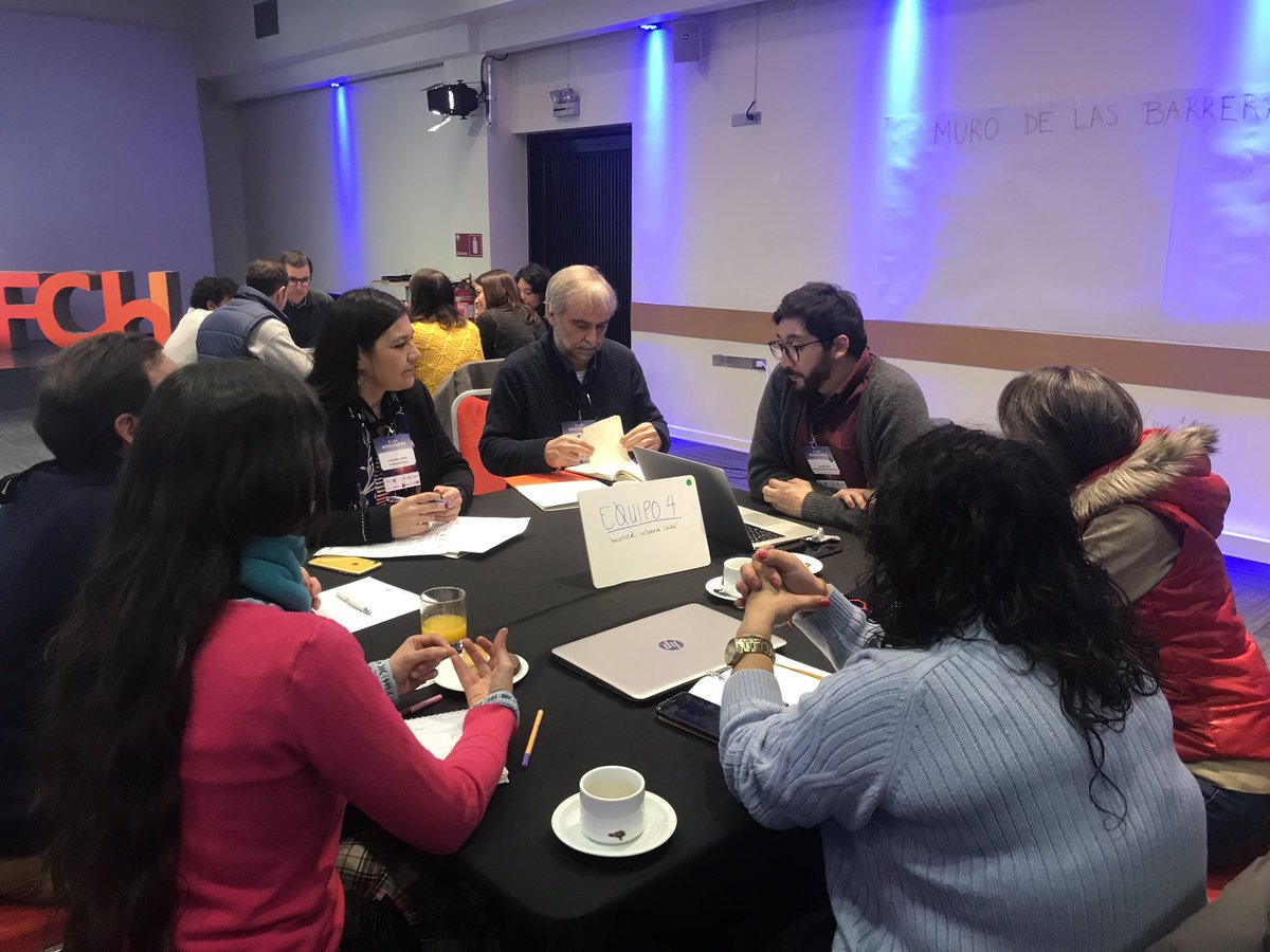 andrespesce10's tweet photo. Los cuatro equipos finalistas del #eLabChile Accelerator trabajando en sus proyectos de Transición Energética @EElectricas @CSUEnergy @RockyMtnInst @WEC_Chile EBP @CNE_Chile @fundacionchile https://t.co/elODli5pJf