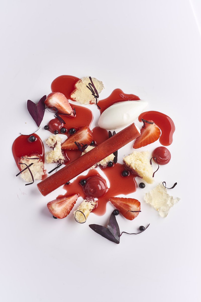 Strawberry, elderflower and butterfly sorrel. Seeing the elderflower in bloom has got me thinking about elderberry season. When the berries appear in Cambridge, all the @midsummer_house chefs get excited at the thought of having a break in the fresh air to pick them.#finedining