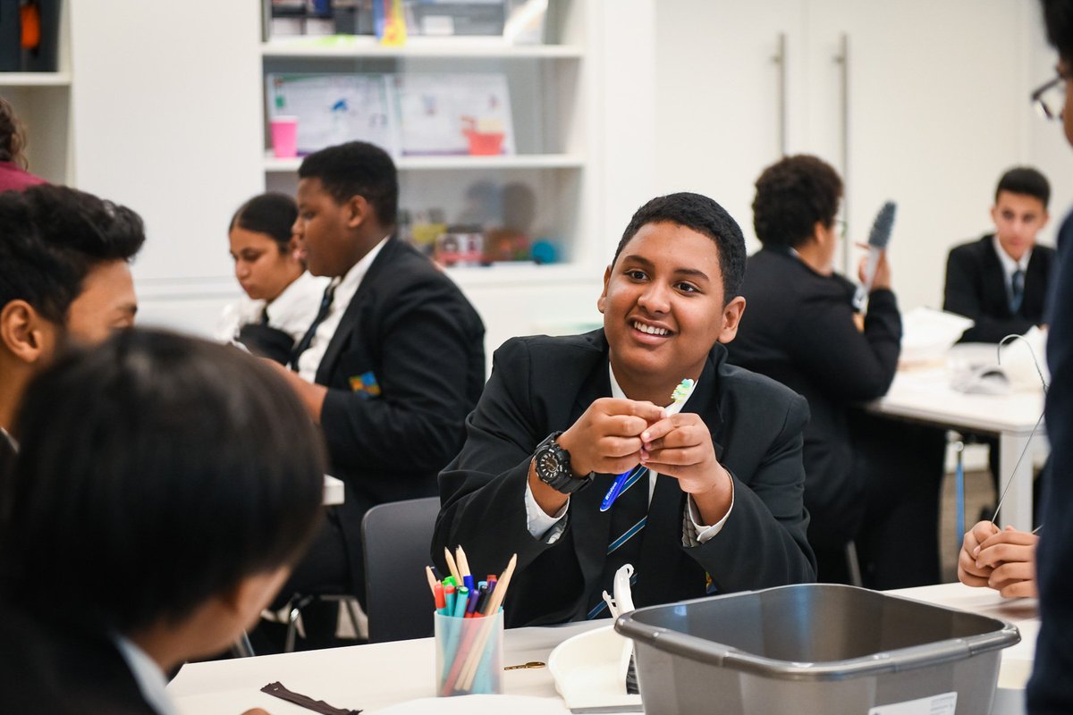 Calling all design educators, #DesignVentura is hiring! We are looking for new people to join our team of museum educators who deliver our school workshops. Deadline is 28 June, download the job description here: 
designmuseum.azurewebsites.net/preview/a6ad3d…
#design #museumeducator <a href="/DesignMuseum/">the Design Museum</a>
