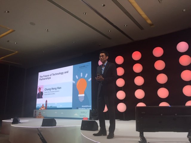 PascalPignal's tweet photo. The pace of change &amp; industry #disruption requires a new operating model for vendors &amp; partners. Be part of this change: discover the Future of Tech &amp; Partnerships with Chung Heng Han at #OraVADForum #Croatia, June 12&amp;13: https://t.co/qUSGSMYhhE #OracleSystems #emeapartners https://t.co/CZXu6iwCu8